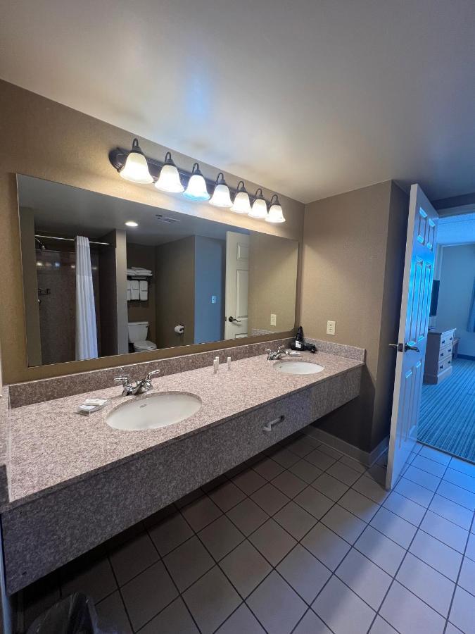 Wingate By Wyndham Coon Rapids Hotel Buitenkant foto